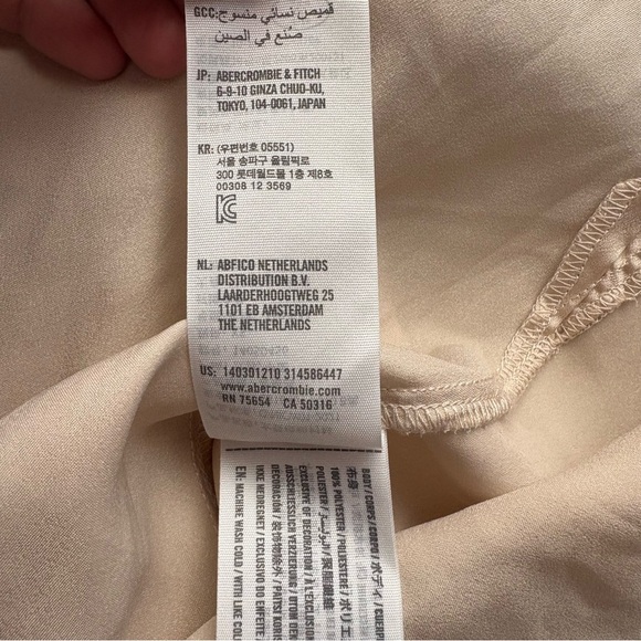 Abercrombie & Fitch Oversized Satin Blouse XS Beige Shirt - Picture 7 of 8